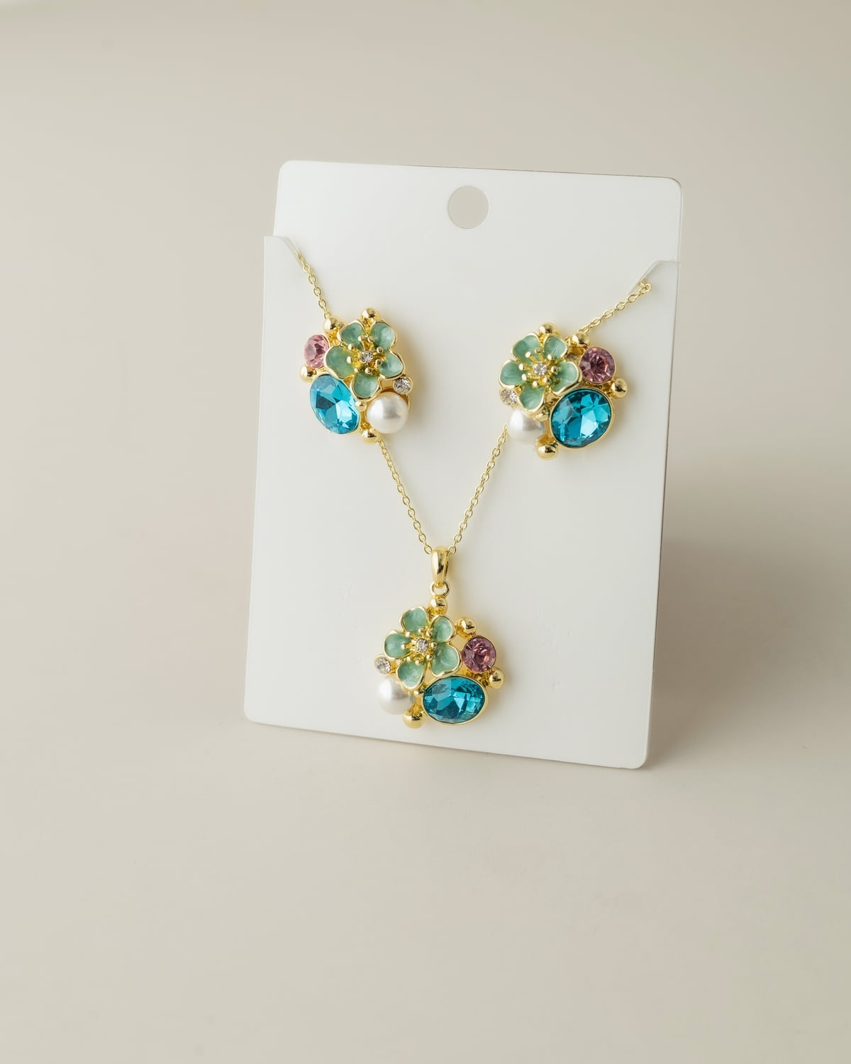 Blush Petals Necklace detail